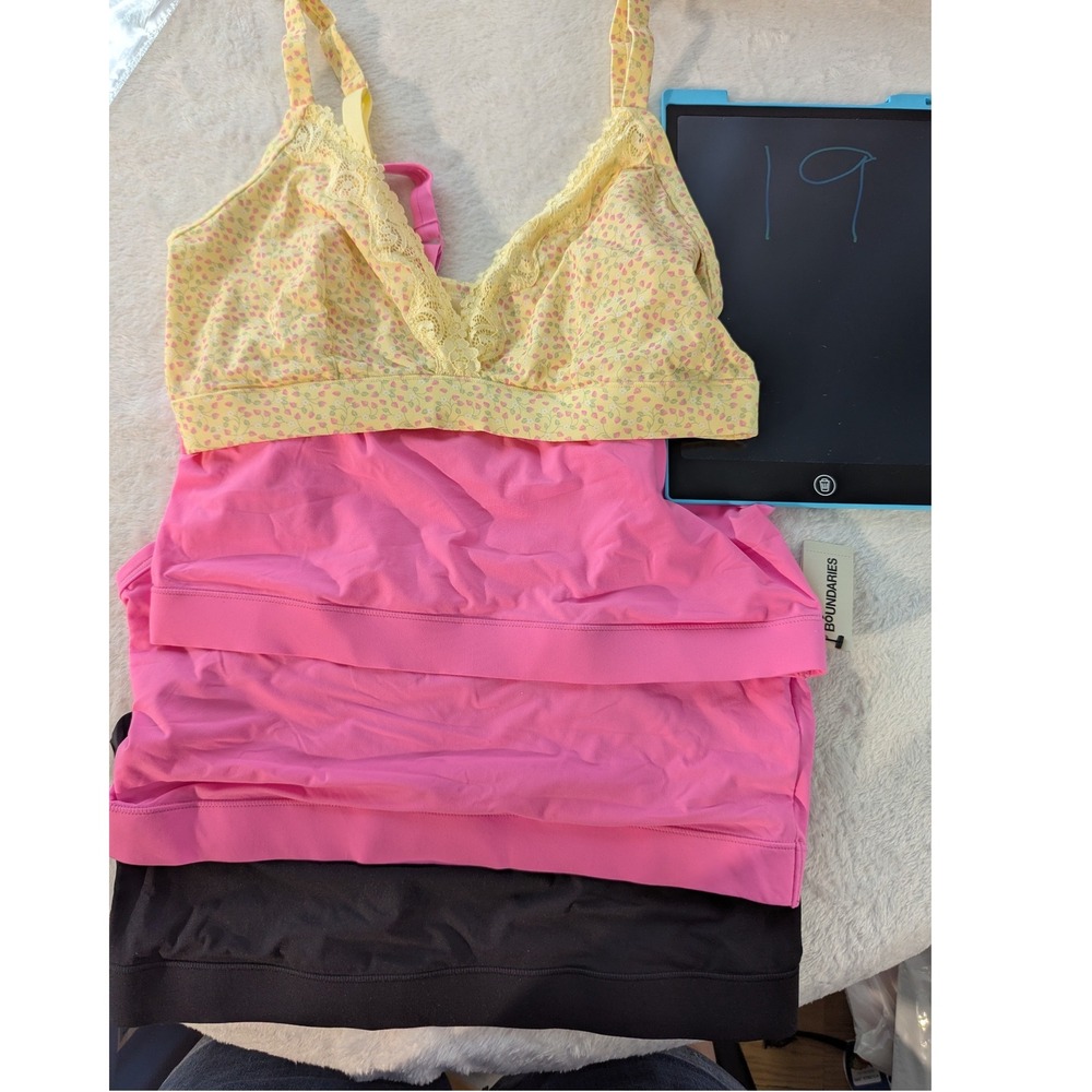 Set of four 4 No Boundaries Bralettes Women XXL Multicolor NWT Lace Trim 3 Pack